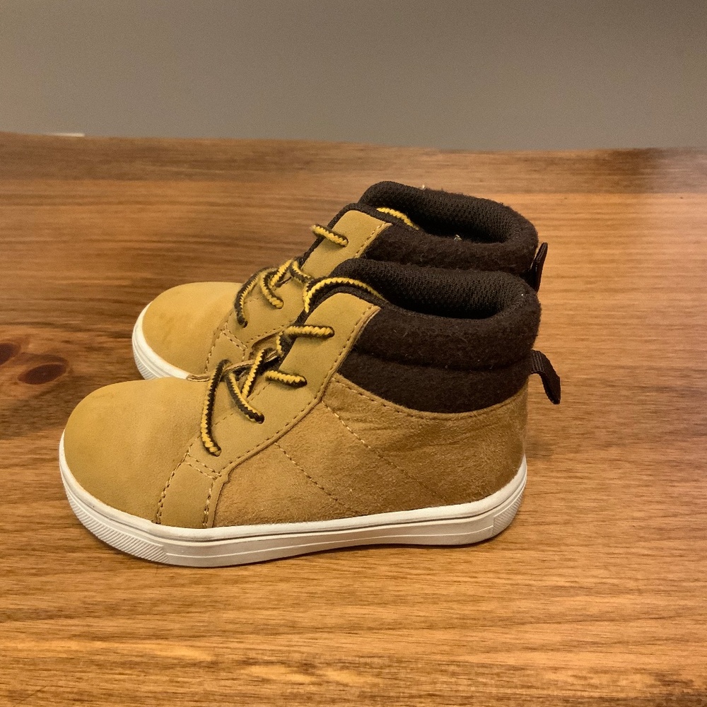 Baby boy boots - Size 6